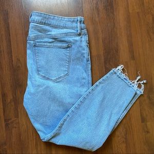 Frayed Hem Skinny Jeans